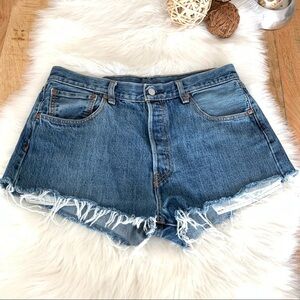 Levi’s 501 High Rise Jean Short Medium Wash Size 34x32